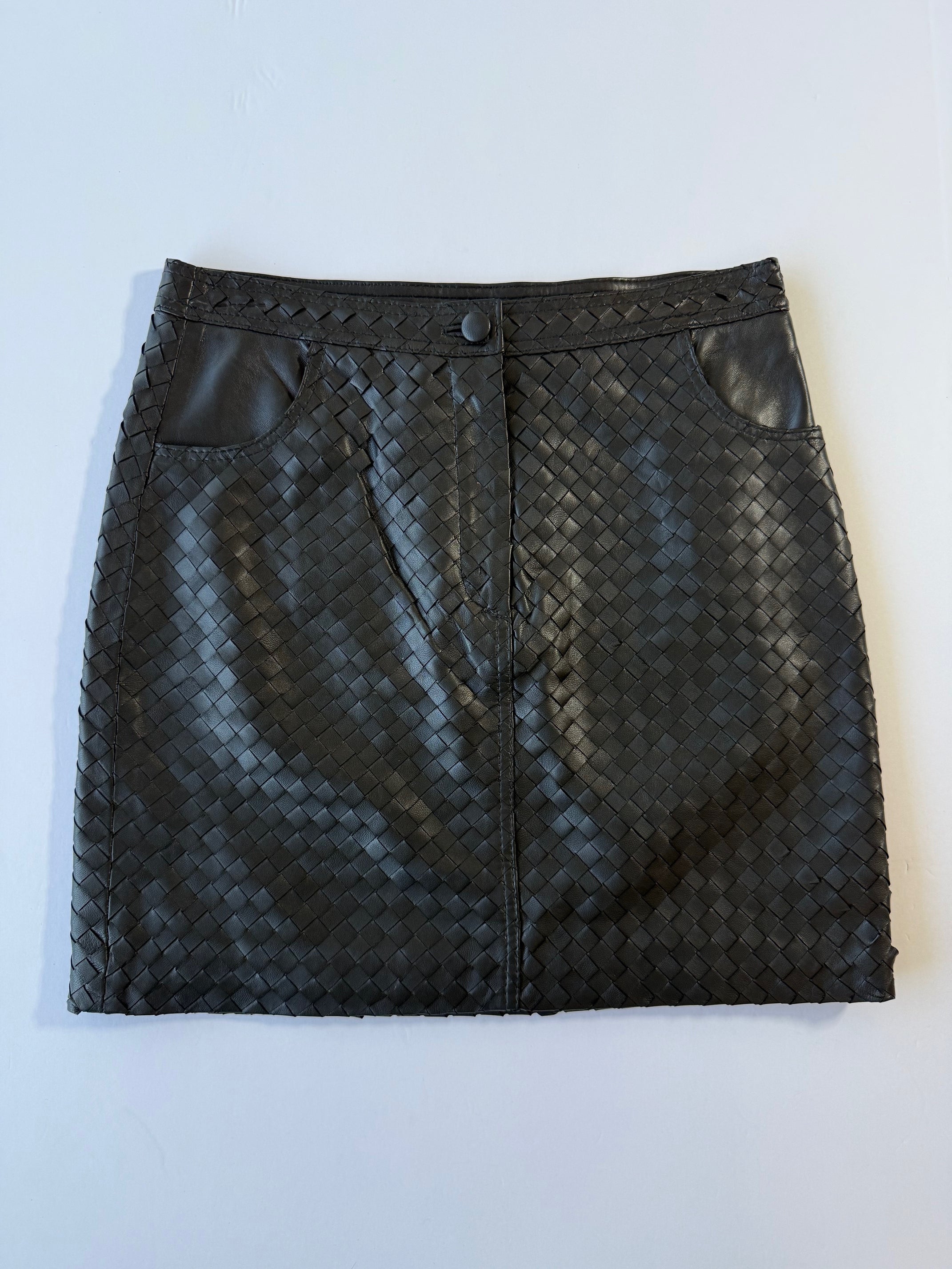 <P>1407L<BR> LAMB LEATHER TWO POCKET WOVEN SKIRT </P>
