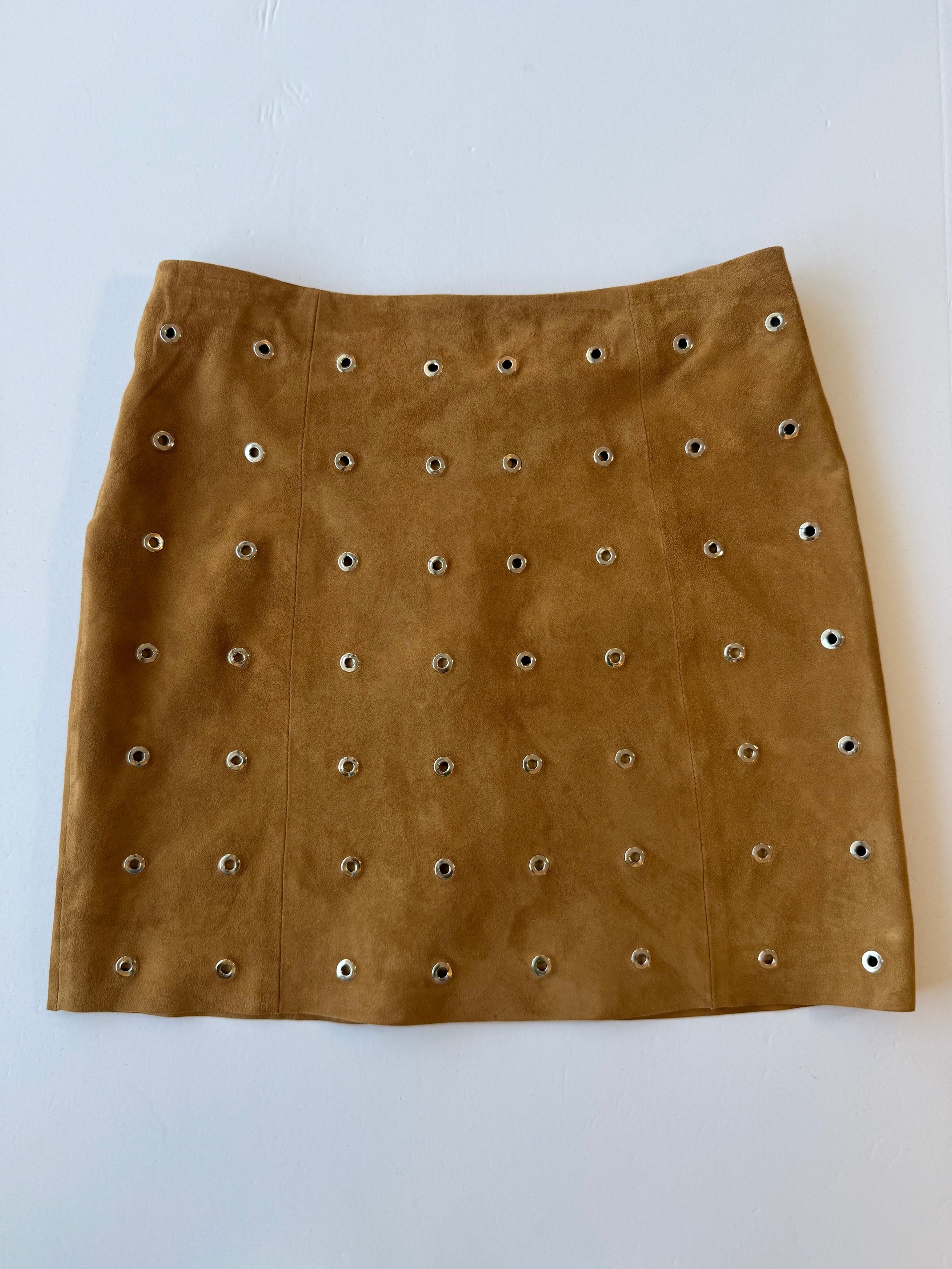 <P>1407SG<BR> GROMMET TRIMMED SUEDE SKIRT </P>